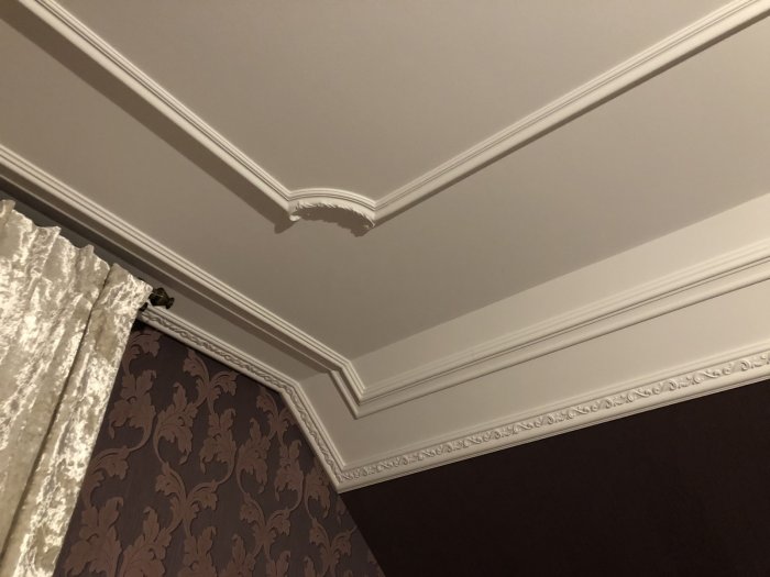 Лепнина на мансардных скатах